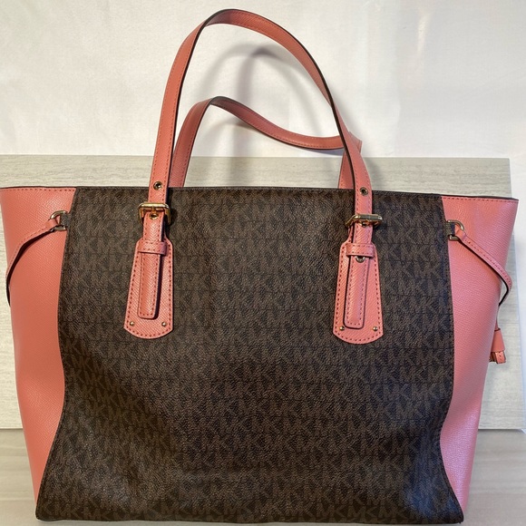 Michael Kors bag - Picture 3 of 8